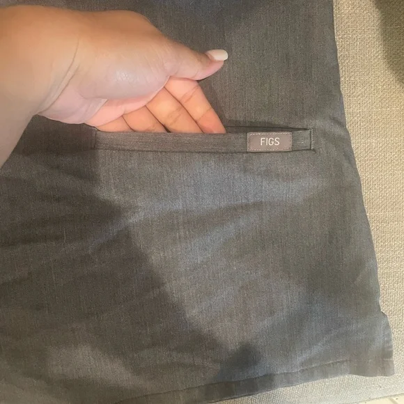 Figs Charcoal Women's V-Neck Scrub Top - Picture 6 of 7